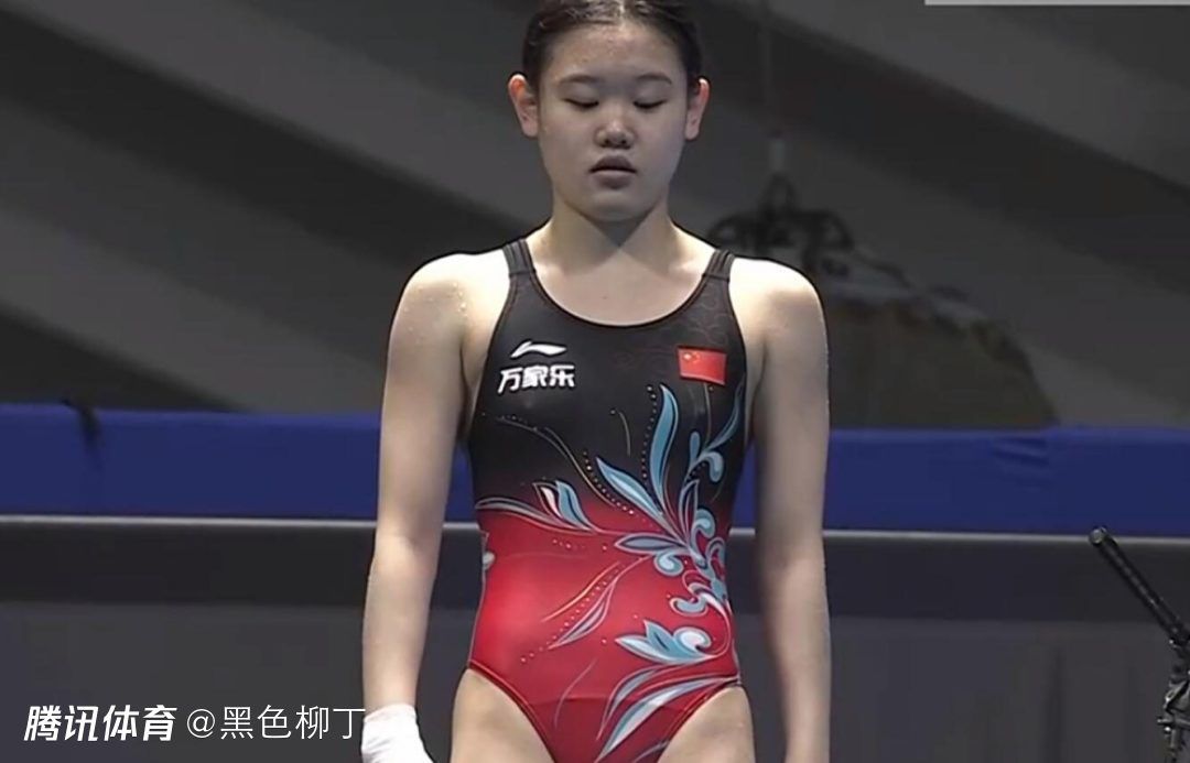 是男人就帮她脱