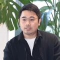 一碰手就湿的她